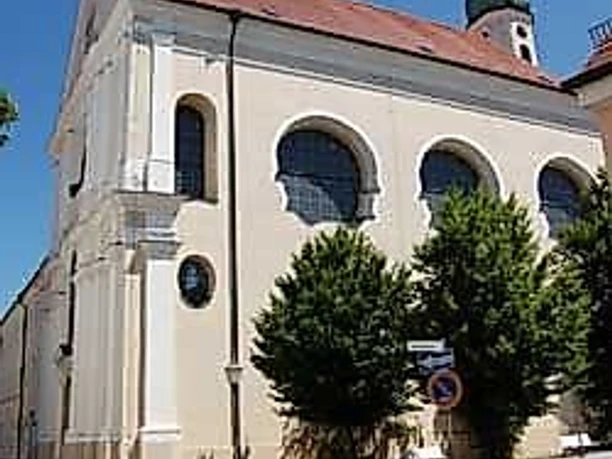 Heilig-Keist-Kirche mit anschließendem, ehemaligen Kloster