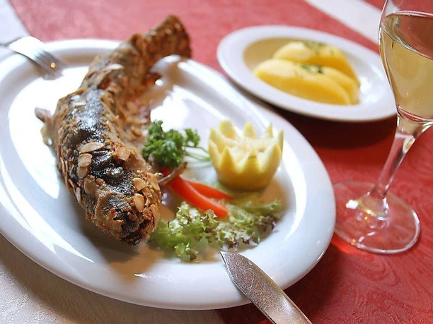 1730845564300-zur-linde-schambachtal_forelle-gegrillt