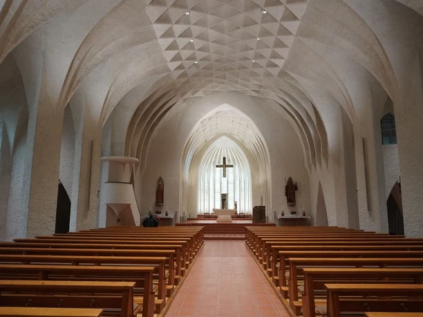 Johann-Baptist-Kirche_Innen Johann-Baptist-Kirche_Innen