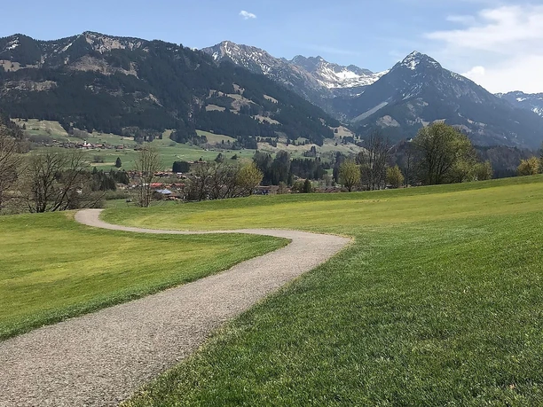 Wanderweg am Golfplatz Oberallgäu