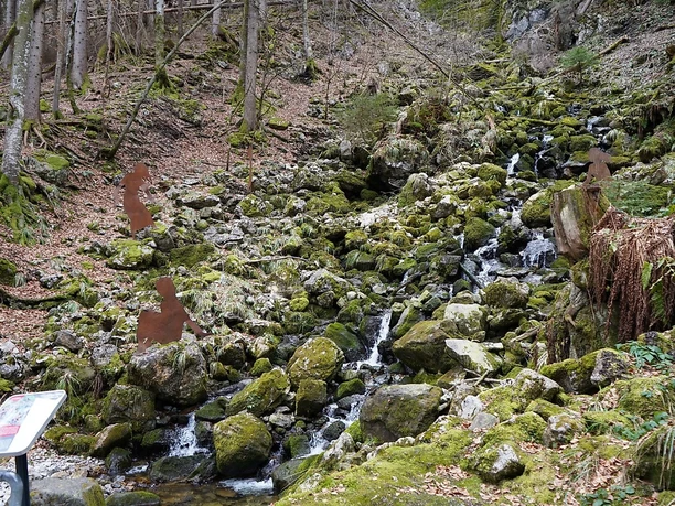 Wilde Fräulein auf dem Sagenweg