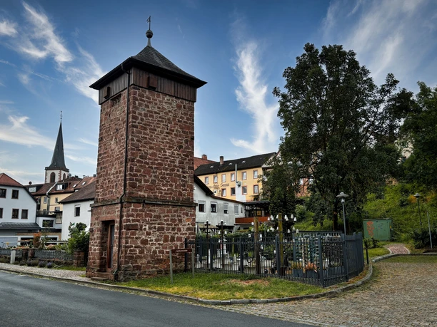 Außenansicht des Isolatorenmuseums in Lohr