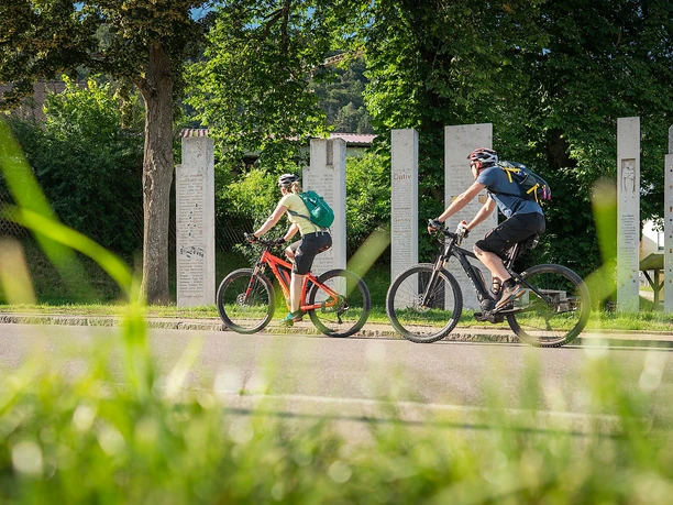 Kunstwerk "No limit" am Altmühltal- und Limesradweg Kipfenberg Kunstwerk "No limit" am Altmühltal- und Limesradweg Kipfenberg