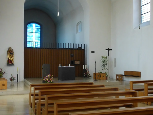 Karmelitinnenkirche innen