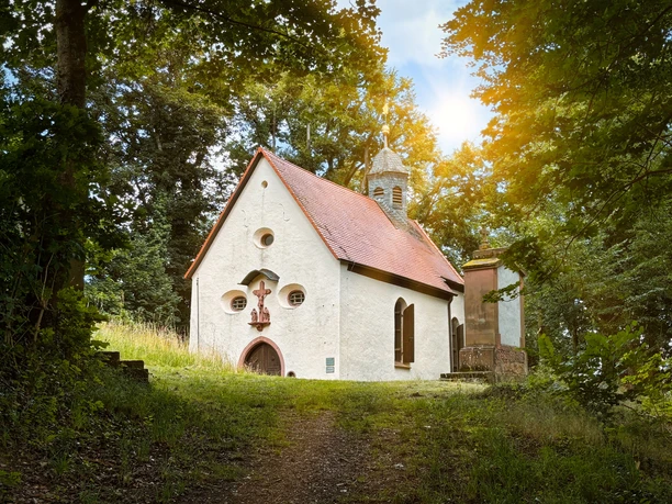 Blick auf die Valentinuskapelle