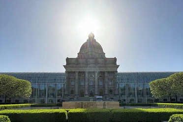 a9fca2759118-bayerische-staatskanzlei-3231-foto-regina-gschwandtner.jpg