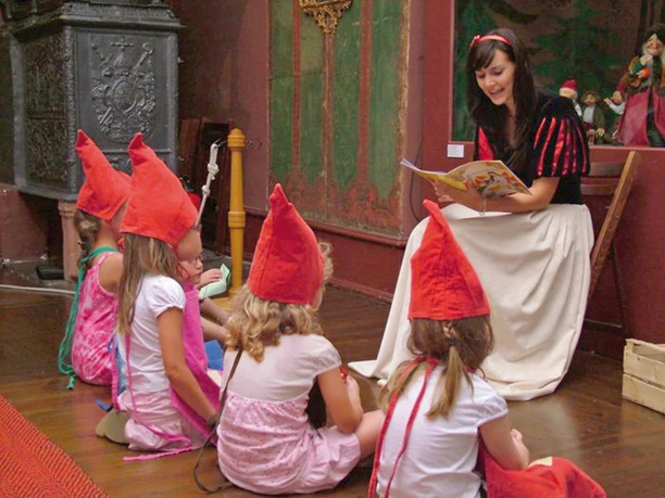 Märchenstunde im Lohrer Schloss