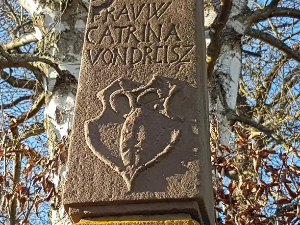 Details Schaftkreuz Schlosspark