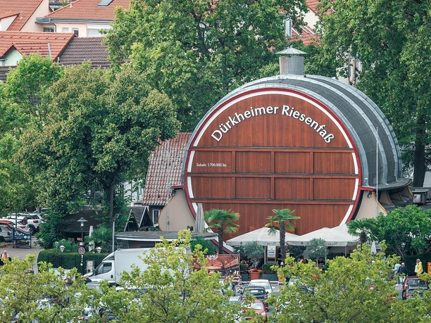 Insgesamt ist es 15 Meter lang