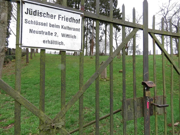 Tor Friedhof