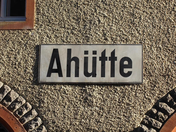 Bahnhofsschild