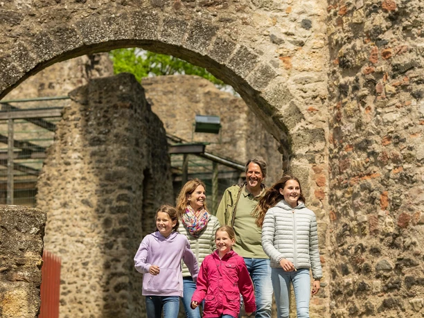 Familie in der Kasselburg, Pelm