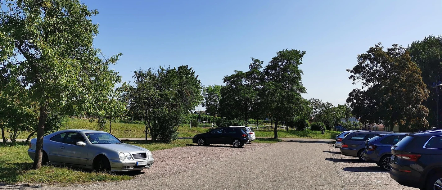 Unterer Wanderparkplatz Kalmithöhenstraße