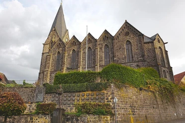 Blick auf die evangelische Kirche in den Londorf