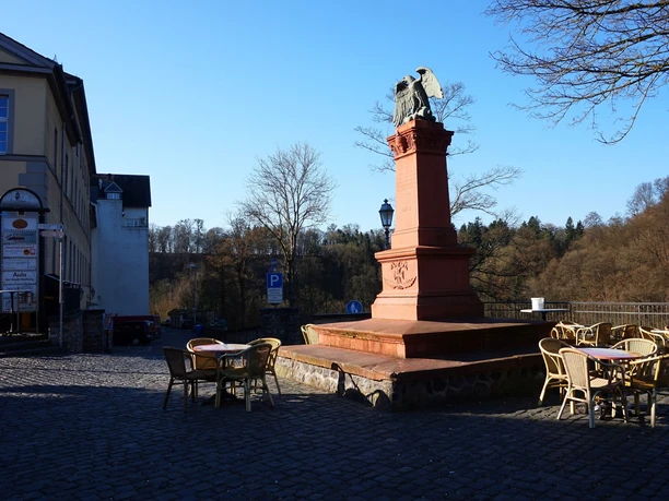 Start am Denkmal in Weilburg