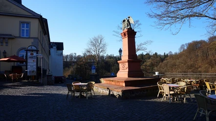 Start am Denkmal in Weilburg
