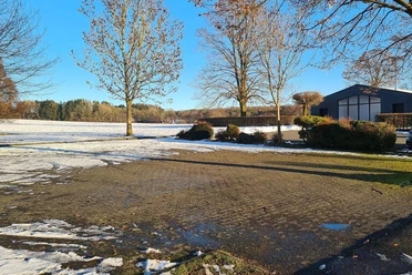 Parkplatz Friedhof Dreifelden