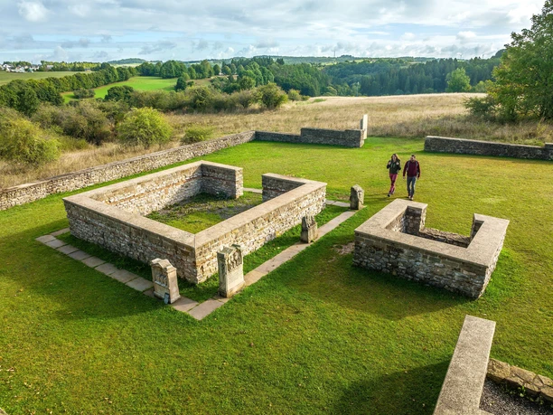 Teilrekonstruierte Mauern der Tempelanlage