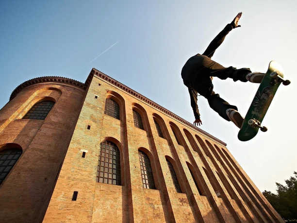 Skater vor der Konstantin Basilika