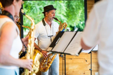 Ufer-Frühstück mit Musik