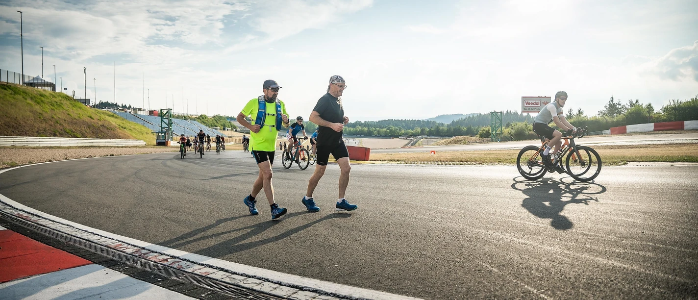 Sportler auf der Rennstrecke