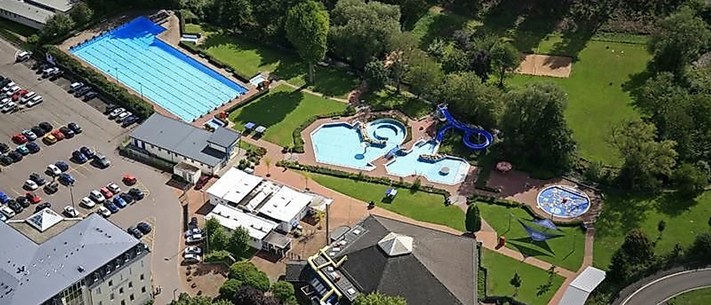Freizeit-Hallenbad und Freibad Saarburg