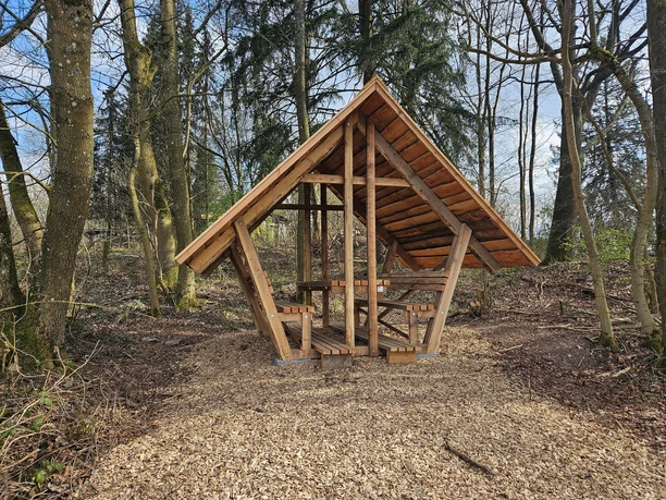 Schutzhütte Löwenspur 2 rot