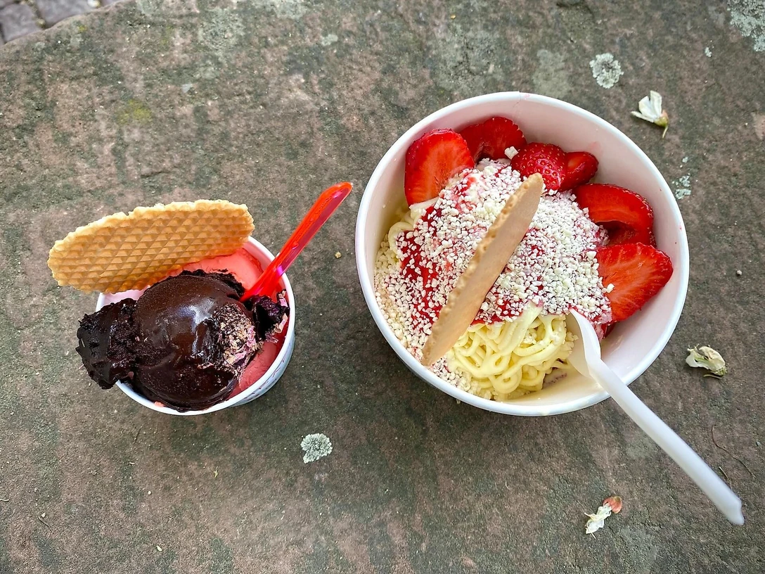 Eisbecher-Eiscafe Cais Cappel