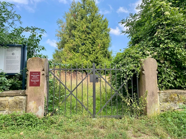 Eingangstor (2) Jüdischer Friedhof Essingen Eingangstor (2) Jüdischer Friedhof Essingen