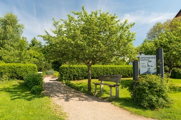 Apothekergarten Eingang