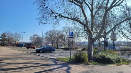 Parkplatz am Freibad