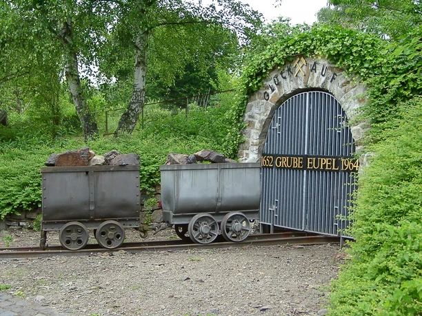 Grubendenkmal Hövels