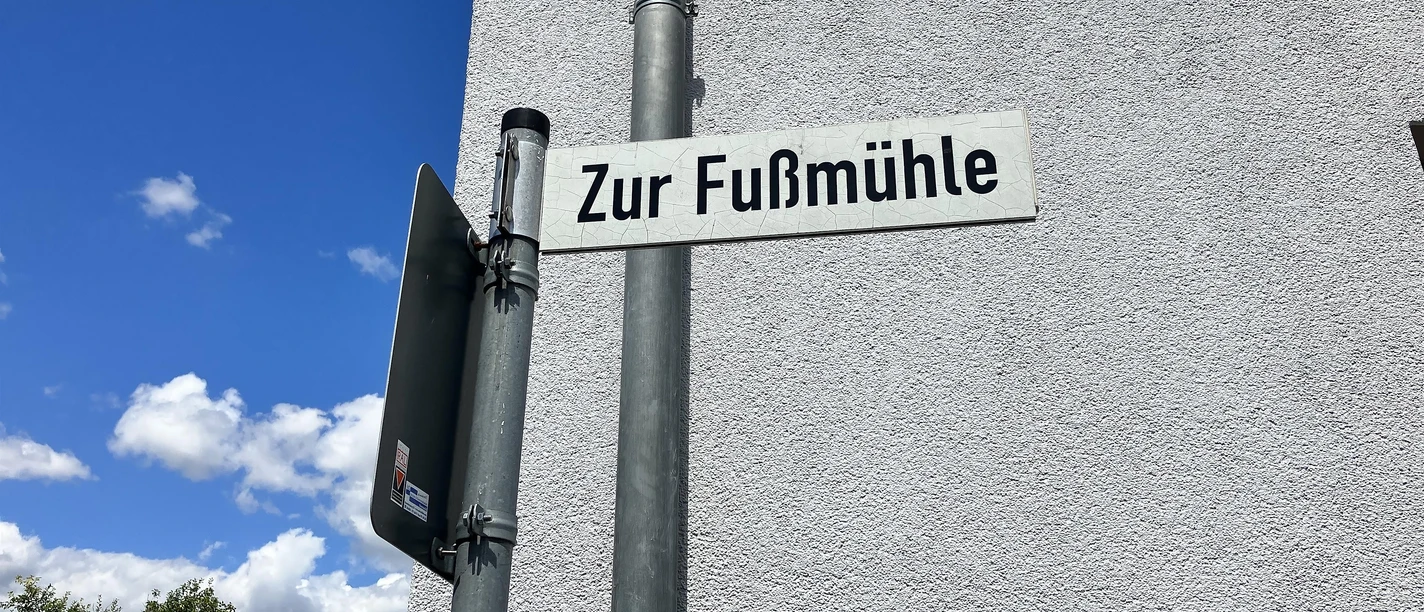 Straßenschild zur Fußmühle