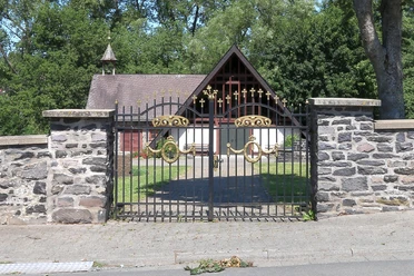 Portal und Kriegerdenkmal Driedorf