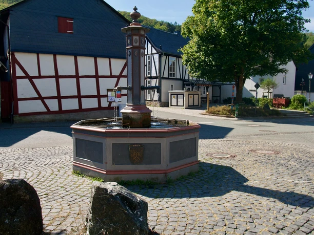Dorfbrunnen Eibach 2