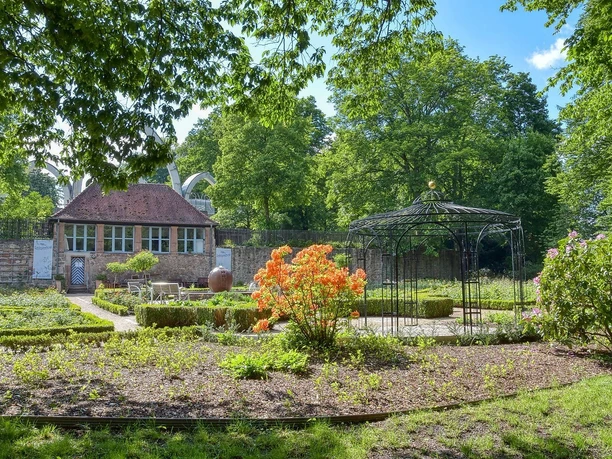 Rosengarten im Schlosspark Marburg