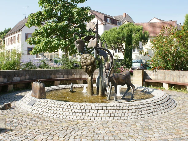Geschichts- u. Brauchtumsbrunnen 1