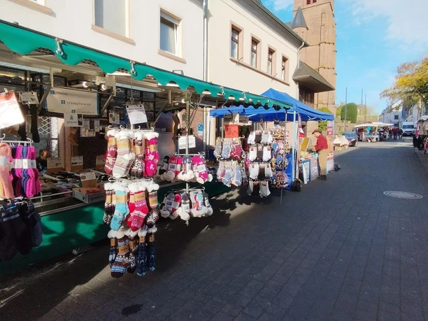 Stände auf dem Herbstmarkt