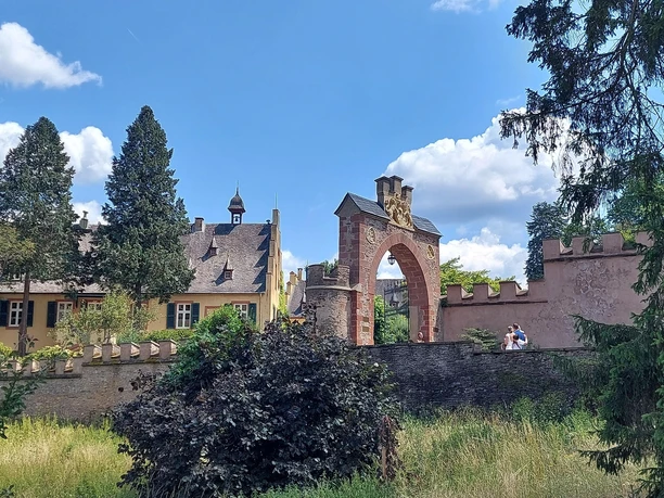 Blick auf Schloss Grünhaus