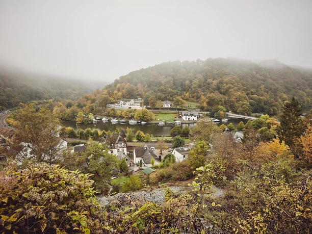 Die herbstliche Lahnschleife bei Balduinstein