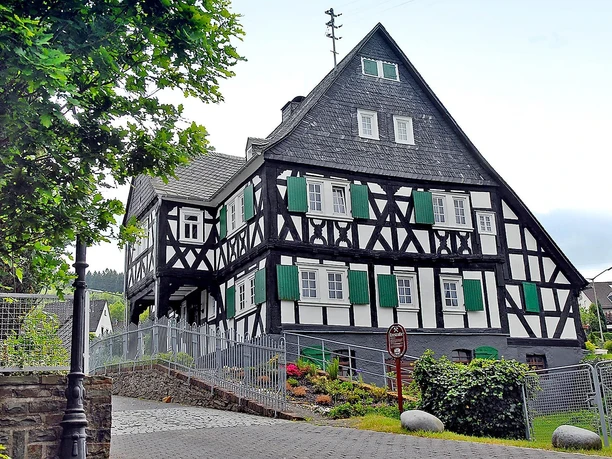 Hüttenschulzehaus vorne