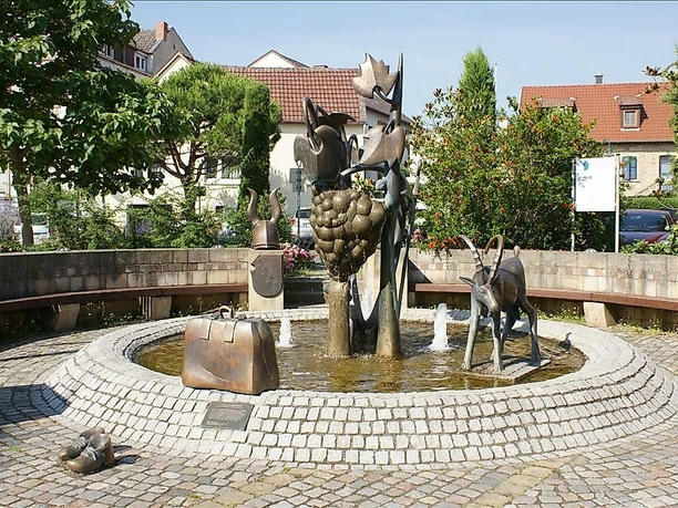 Geschichts- u. Brauchtumsbrunnen 3