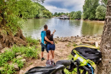 Radfahrer an der Lautermuschel