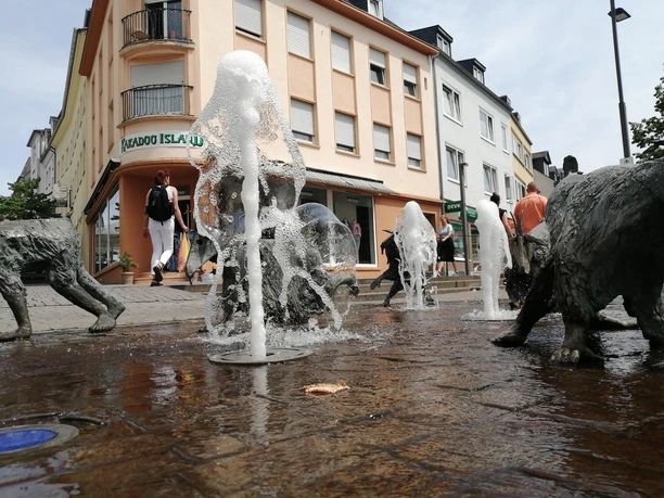 Gäßestrepper Brunnen Fußgängerzone