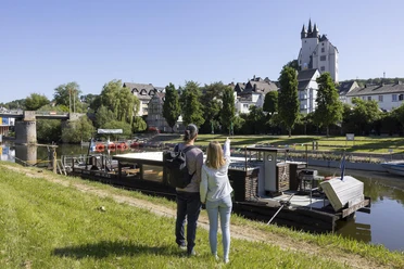 Originelle Floßfahrten auf der Lahn