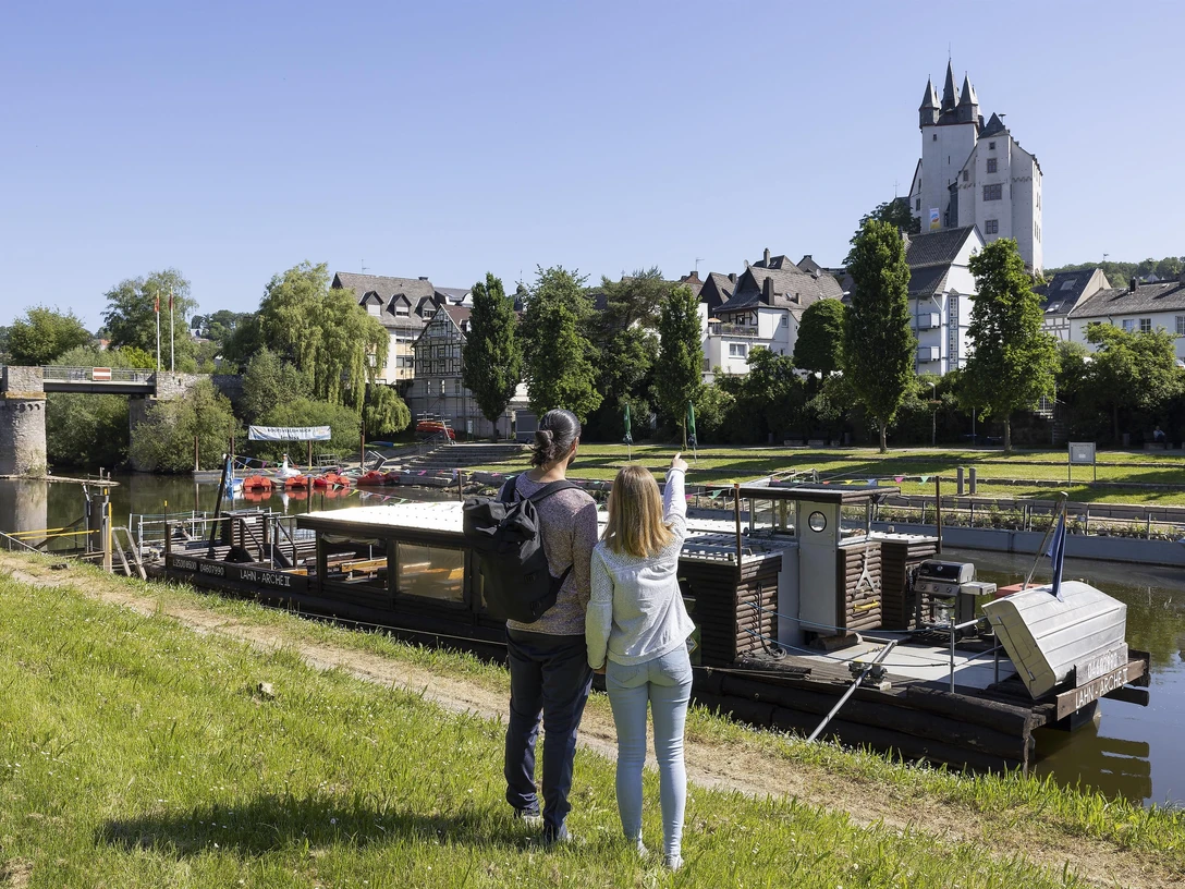 Originelle Floßfahrten auf der Lahn