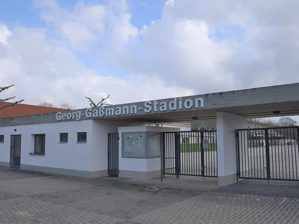 Eingang Georg-Gaßmann-Stadion
