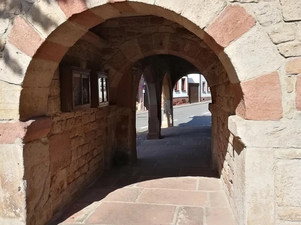 Arkaden am Rathaus sieht man in landauland häufig
