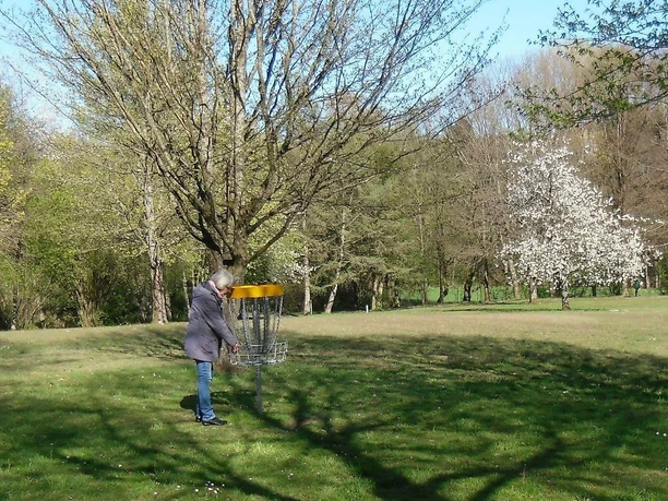 DiscGolf Anlage im Parc de Tarbes in Altenkirchen