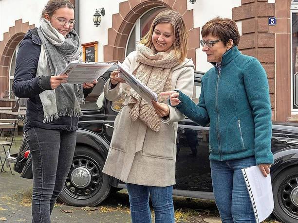 Vor dem Kriminalhaus